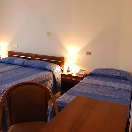 Отель Smeraldo Кастельнуово-ди-Магра