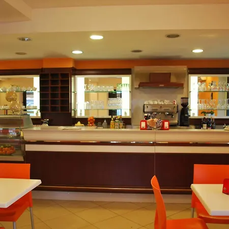 Smeraldo Hotel 2*