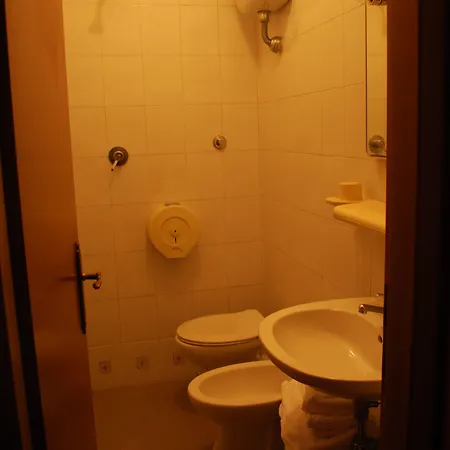 Szálloda Smeraldo Castelnuovo Magra