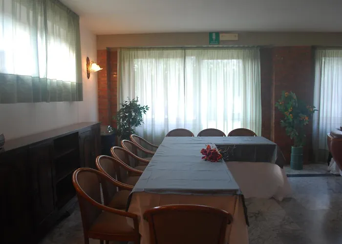 Smeraldo Отель Кастельнуово-ди-Магра