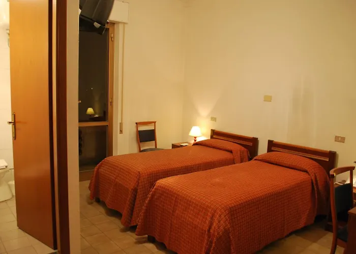 Smeraldo Отель Кастельнуово-ди-Магра