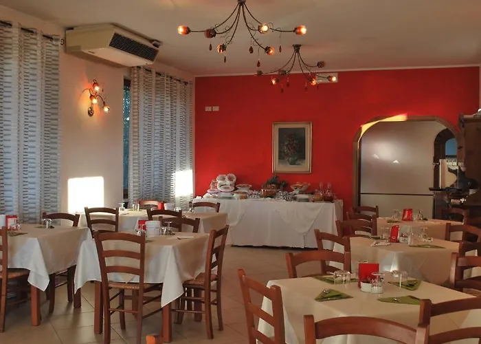 Отель Smeraldo Кастельнуово-ди-Магра