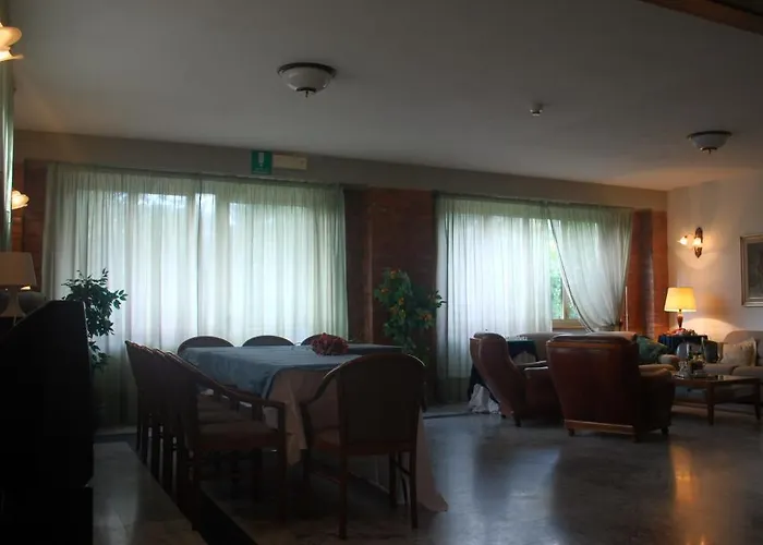 Smeraldo Отель Кастельнуово-ди-Магра