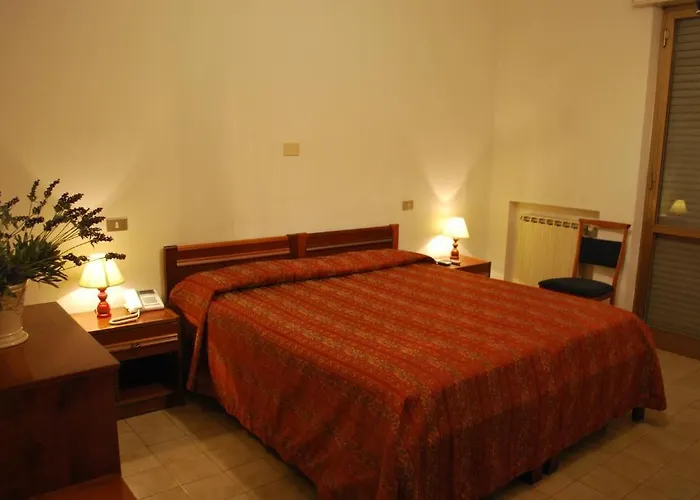 Smeraldo Отель 2*